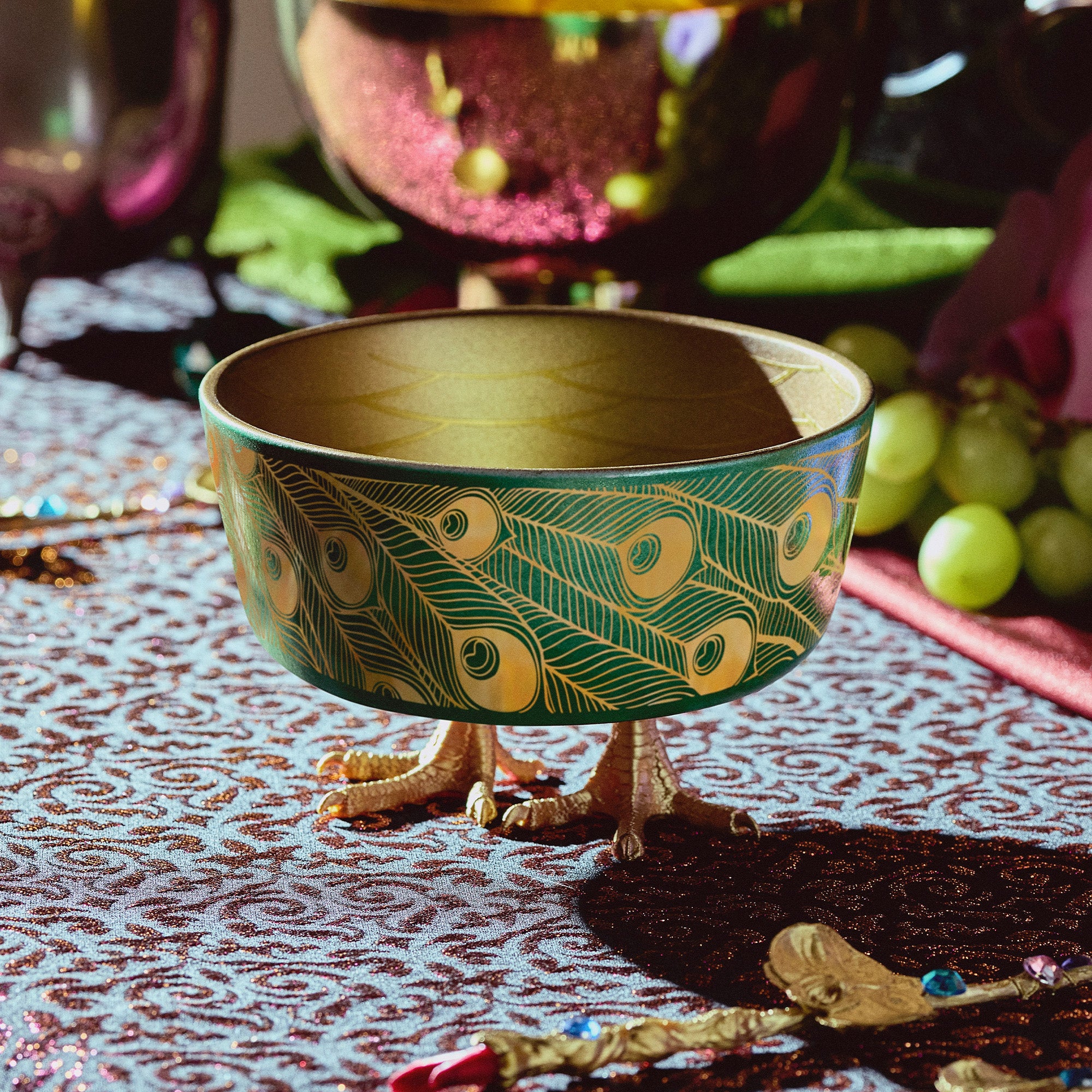 Sehnsucht Peacock foot soup and salad bowl